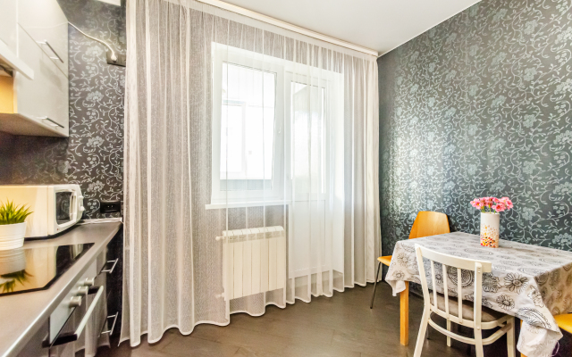 Апартаменты 1-к Квартира на Лукачева 6