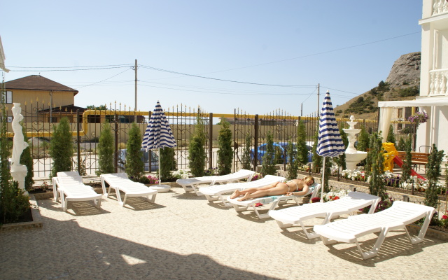 Belye Parusa Hotel