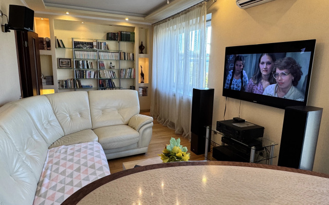 Апартаменты Трёхкомнатные на Римской