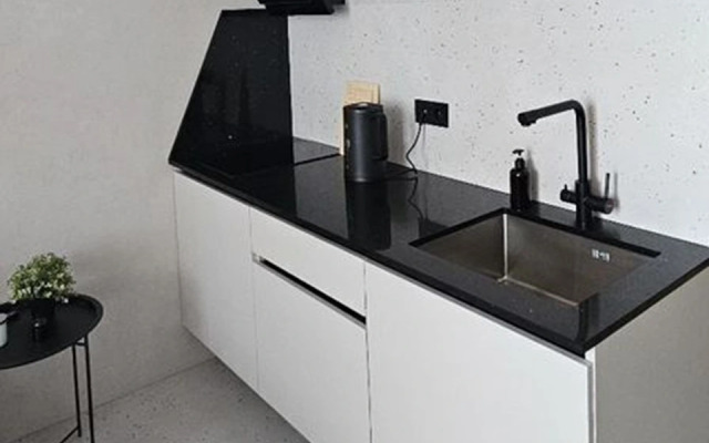 Dizaynerskaya Dvukhurovnevaya S Vidom Na More Flat