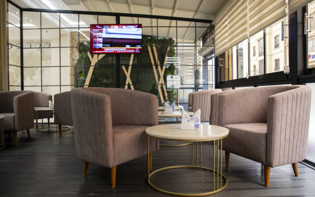 Essam Deluxe Hotel