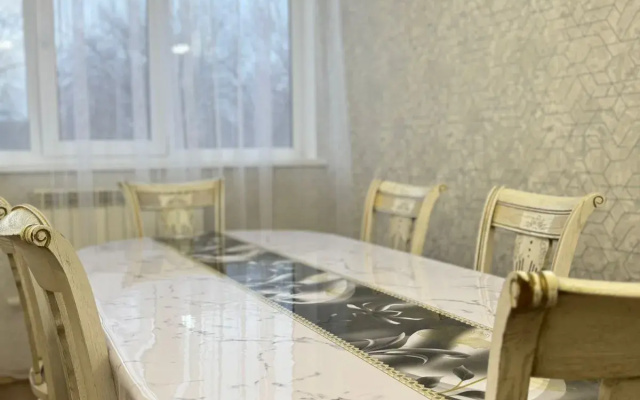 Shikarnye Bolshye I Prostornye V Novom Tsentre Uralska Apartments