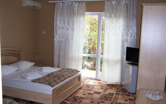 U Nikiticha Guesthouse