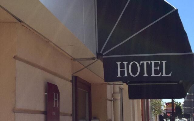 Hotel de l'Avenue, Hotel