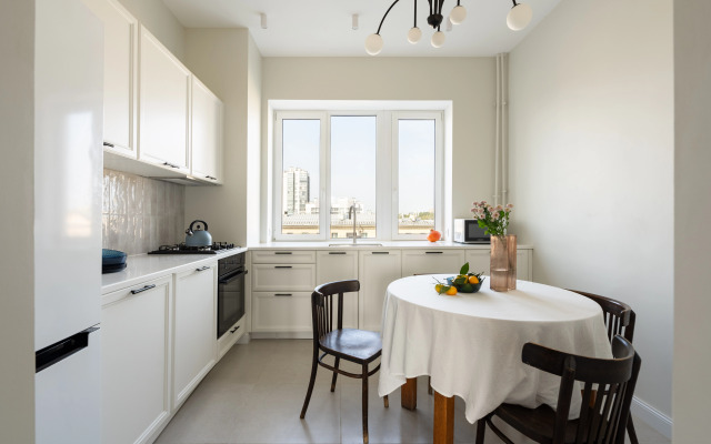 V Dome-Pamyatnike Arkhitektury Khkh Veka Flat
