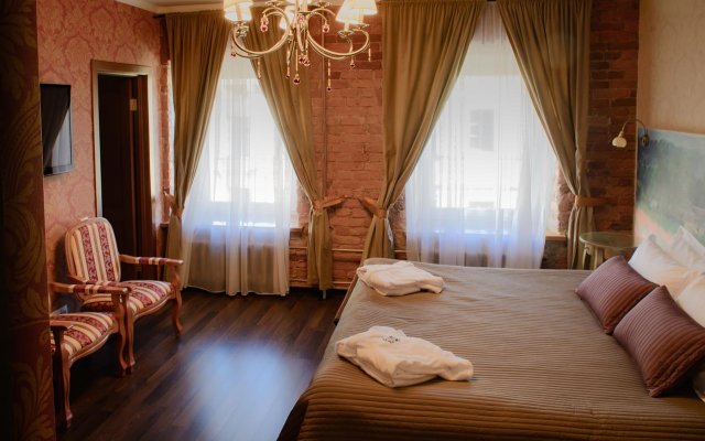 1913 Year Hotel