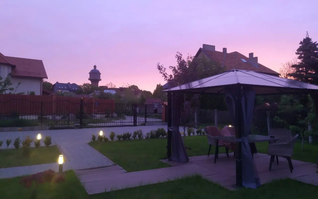 Отель Клевер