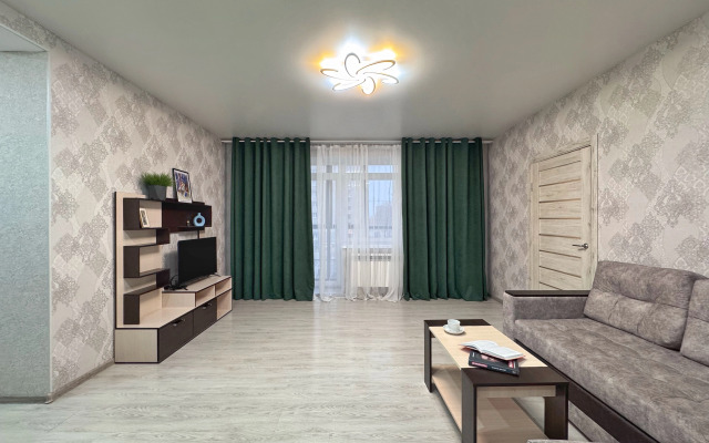 Квартира 2-к на Молодой Гвардии 102А