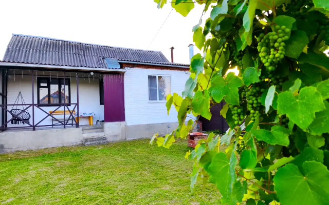 Ryadom S Termalnymi Istochnikami Private House