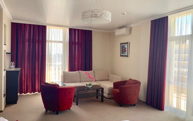 Avrora Hotel