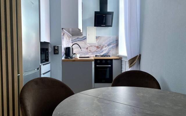 Апартаменты трехкомнатные рядом с набережной