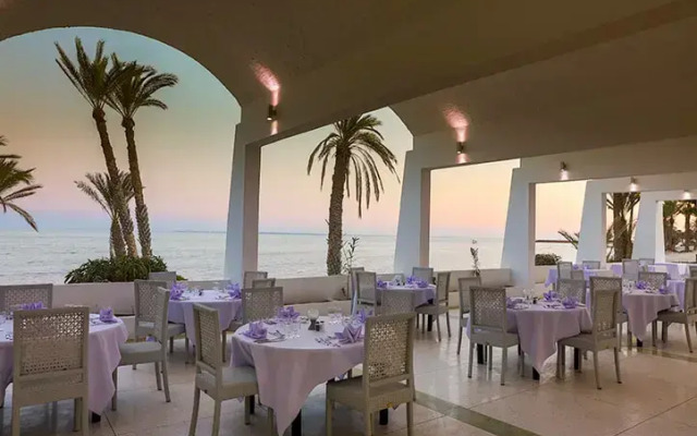 Hari Club Beach Resort