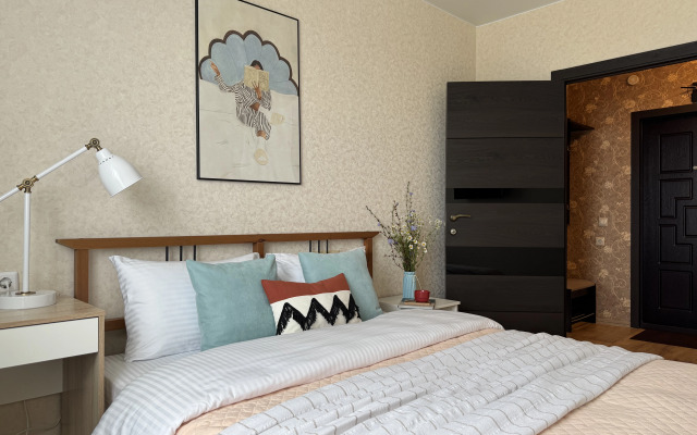 Semeynaya Retro s Vidom na Les Flat