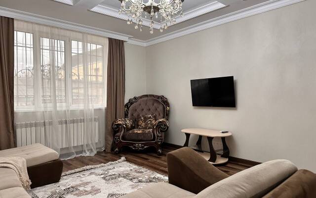 Квартира Просторная с Закрытым Двором и Кондиционером