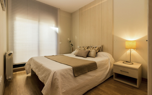 Elcano Apartments