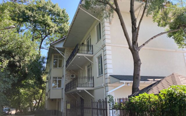 Villa Otradnoe Guest House
