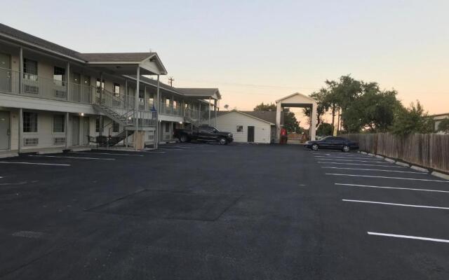 Cedar Creek Inn Hotel