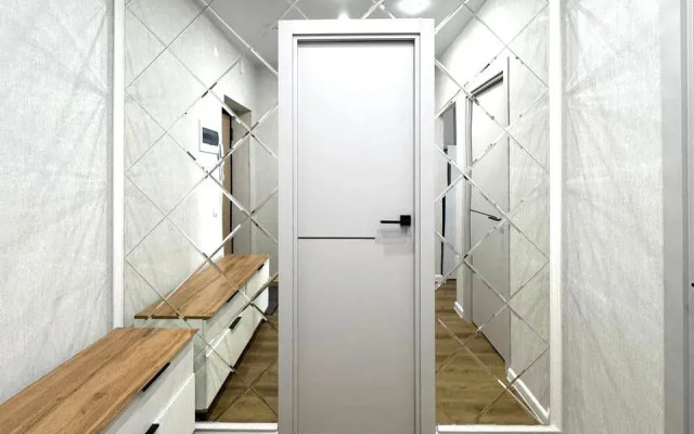 Na Petra Podzolkova 28 Ryadom S Planetoy Flat