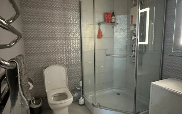 Dvukhurovnevaya 106 Flat