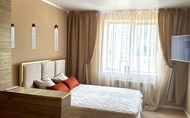 So Svetloy Auroy Flat