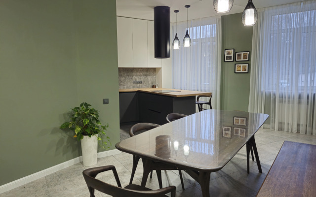 Апартаменты Люкс с Видом на Площадь Победы