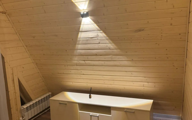 Частный дом Уютный большой А-фрейм с 3 спальнями и кухней-гостиной