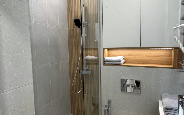 Studiya S Dizaynerskim Remontom Flat