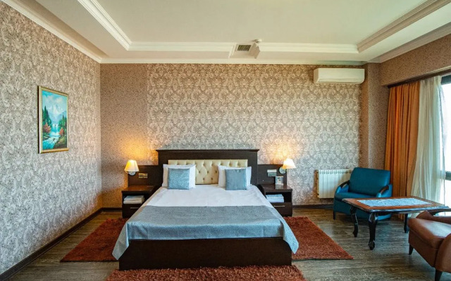 Regnum Restaurant Hotel