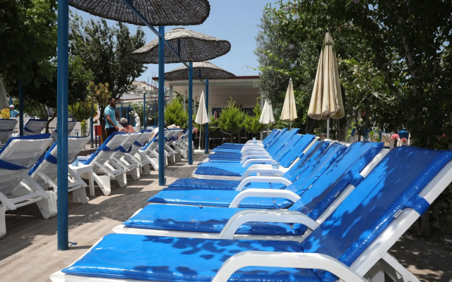 Mavi Restaurant & Apartments 1