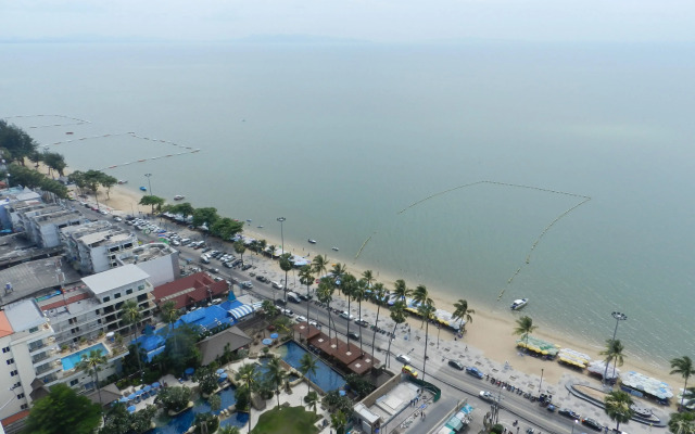 Апартаменты Jomtien Plaza Condotel