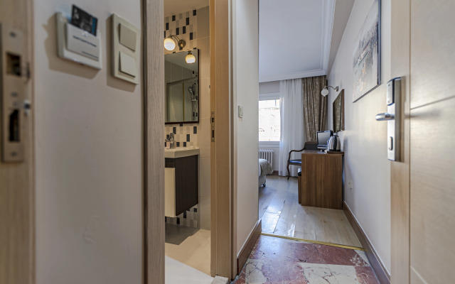 Elasophia Hotel