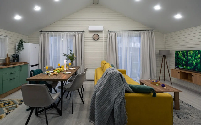 Point 371 Izumrudnyj Guest House
