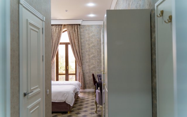 Ayni Hotel
