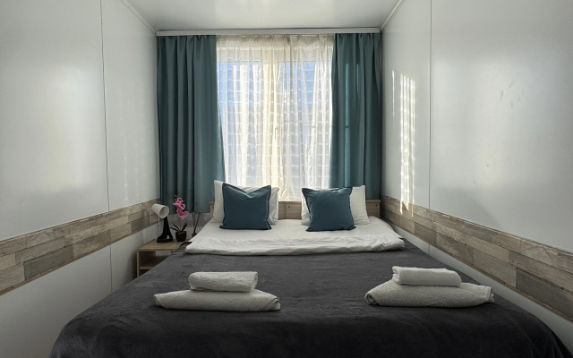 Samolet Guest House