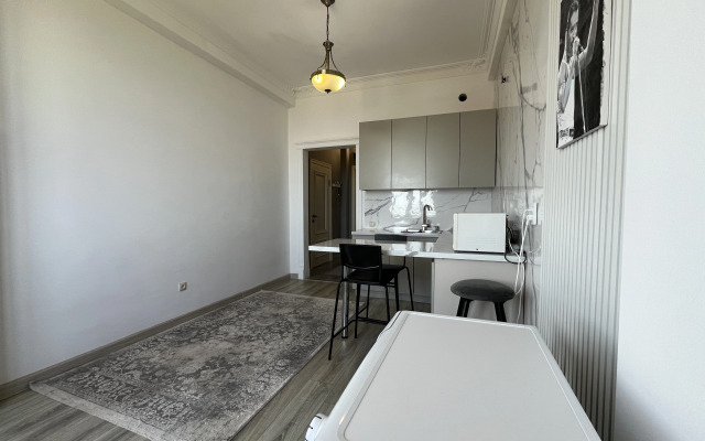 Квартира с Шикарным Видом на Море и Аллею