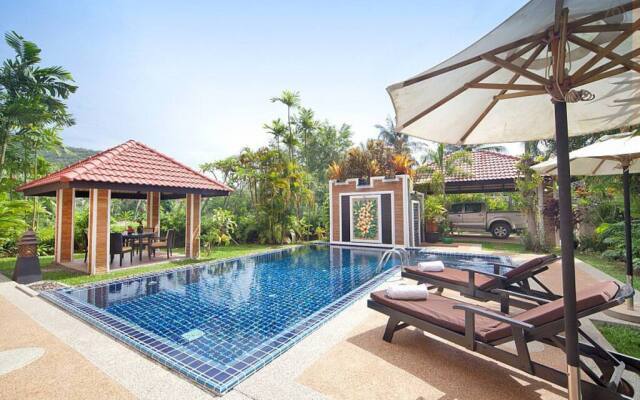 Thai Pool Villa with Pool and Parking Villa
