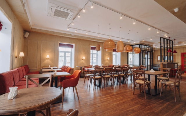 Dom Podryadchika Homutova Hotel