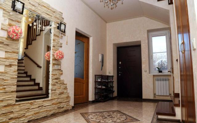 L'yuis Rostov Na Donu Guest House
