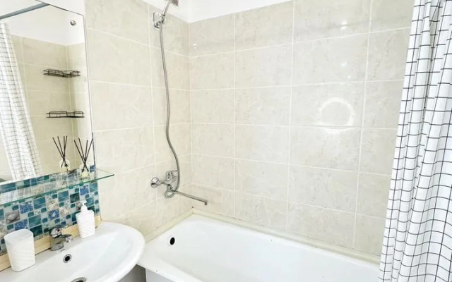 Квартира Светлая Однокомнатная на Челюскинцев 2Б