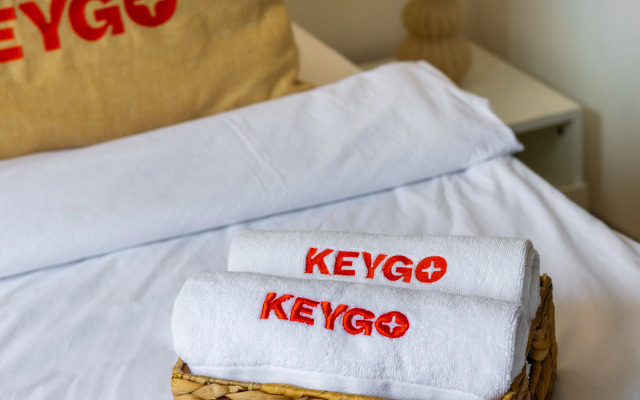 KeyGo #0149 2 Bedroom Design near Saryan Street Apartments