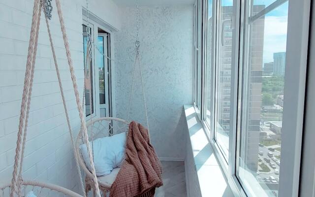 Квартира с Балконом и Красивым Видом на ул. Нансена 103/1/4