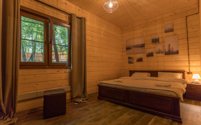 Dom V Lesu Guest House