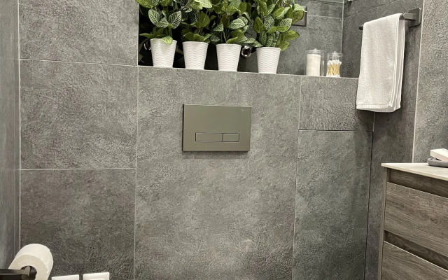 Na Inzhenernoy ulitse 8 Flat