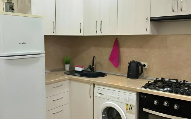 Uyutnaya Prostornaya Kvartira Flat