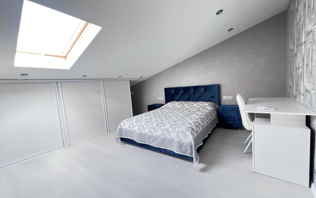 Stilnye Dvukhurovnevye Apartamenty Flat