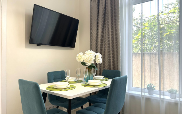 C Dvumya Spalnyami 8 Apartments