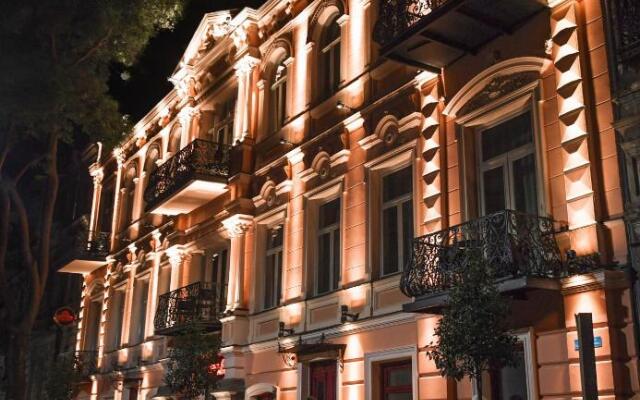 Heritage Hotel and Suites (by Travel Agency)