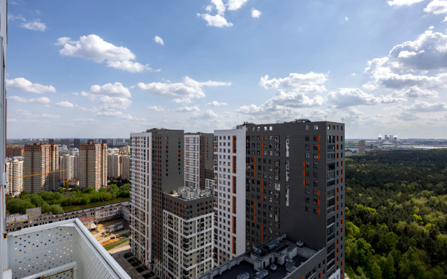 Studiya Na 30-Om Etazhe S Vidom Na Les Flat