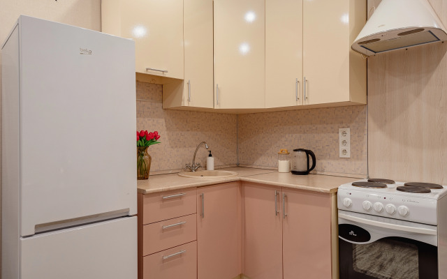 Uyutnaya Studiya U Botanicheskogo Sada Apartments