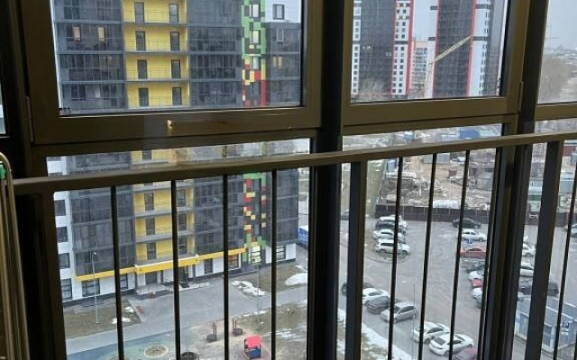 U Metro Gorki Vsegda Radyi! Flat